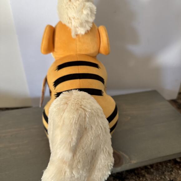 NWT Pokemon 12in Plush - Growlithe growlie Caninos Fukano center Stuffed Animal - Picture 9 of 9